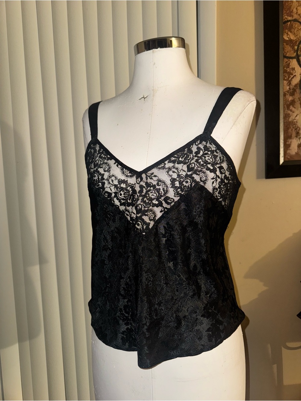 Vintage 90s Victoria’s Secret gold label cami